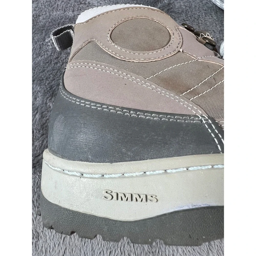 Simms Fishing Flats Wading Sneaker Boots Mens Size 7 Brown Gray High Top